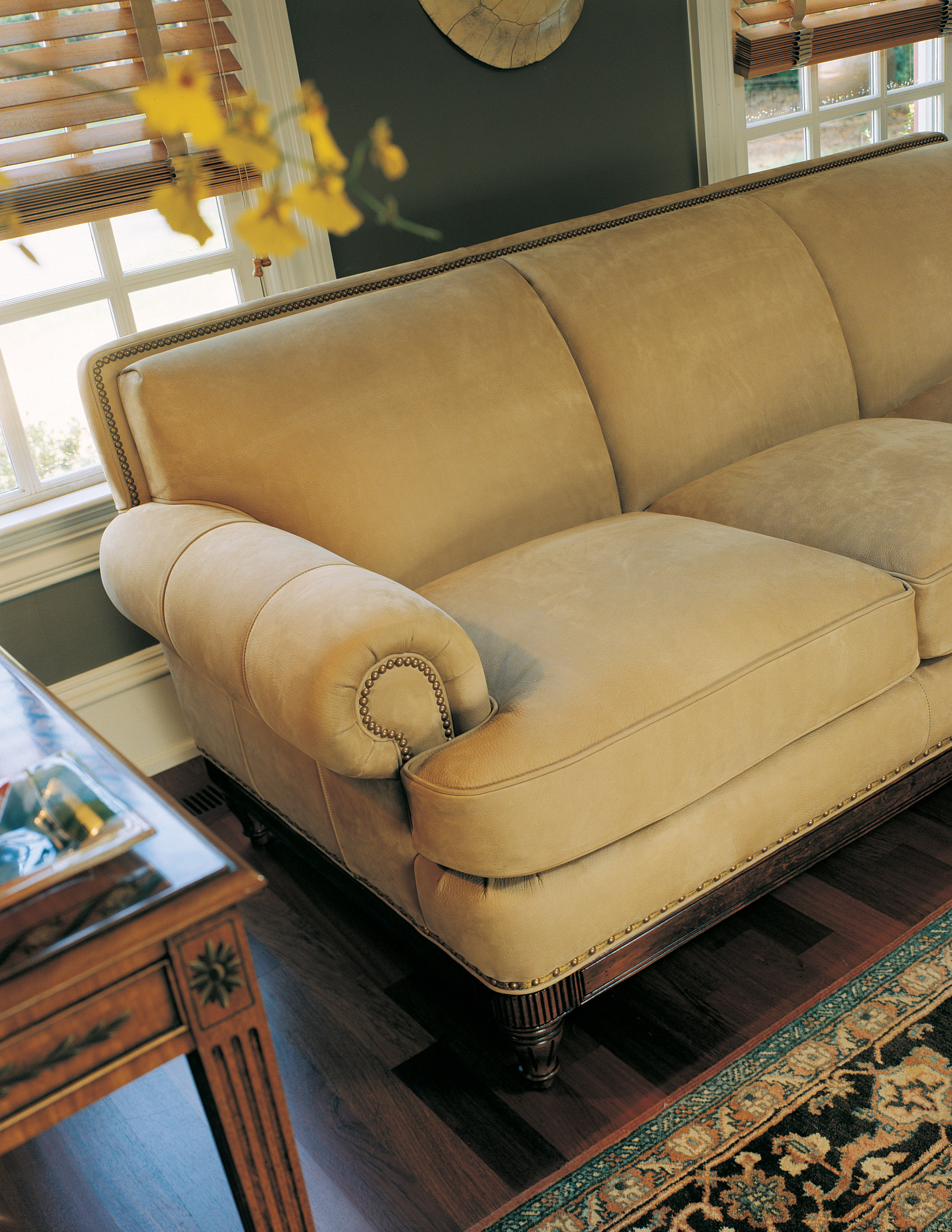 4232 Robinson Sofa