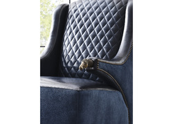CLAIBORNE_DETAIL_HR.jpg